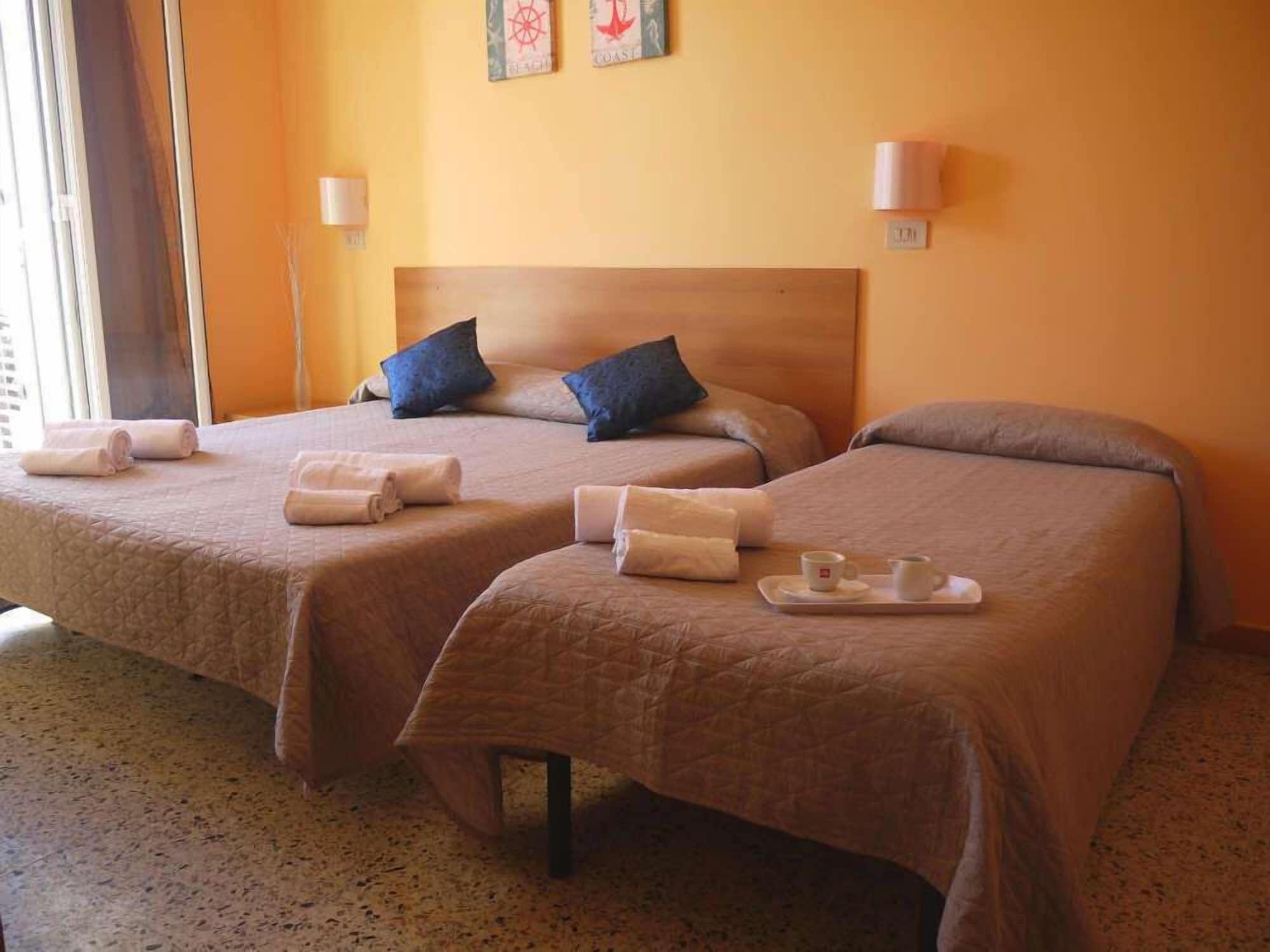 Hotel Villa Del Bagnino リミニ エクステリア 写真