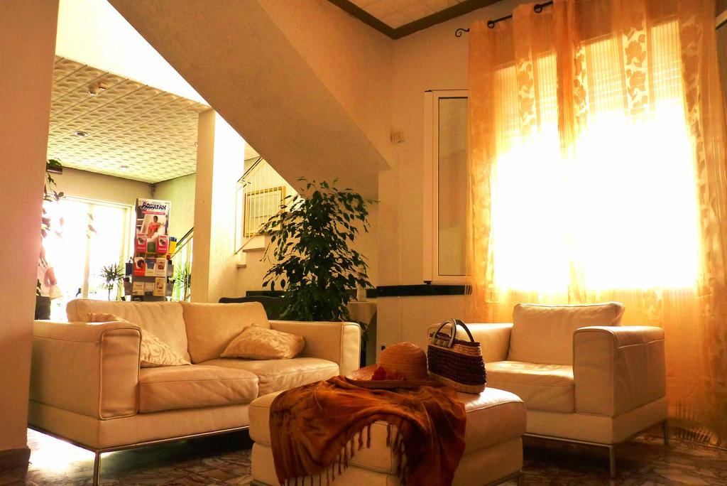 Hotel Villa Del Bagnino リミニ エクステリア 写真