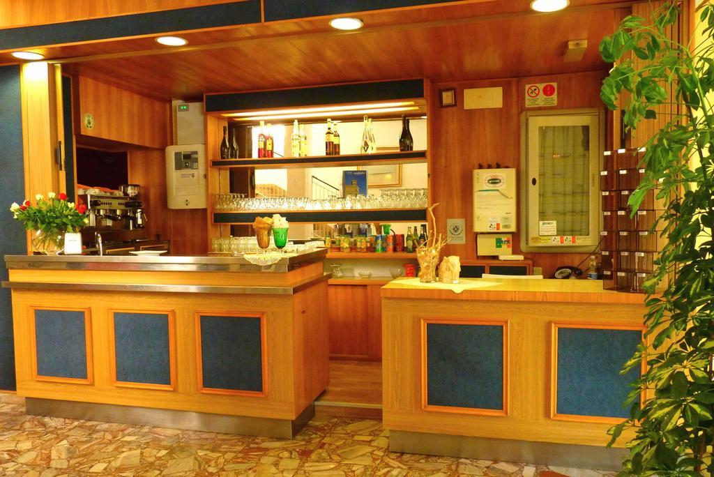 Hotel Villa Del Bagnino リミニ 部屋 写真